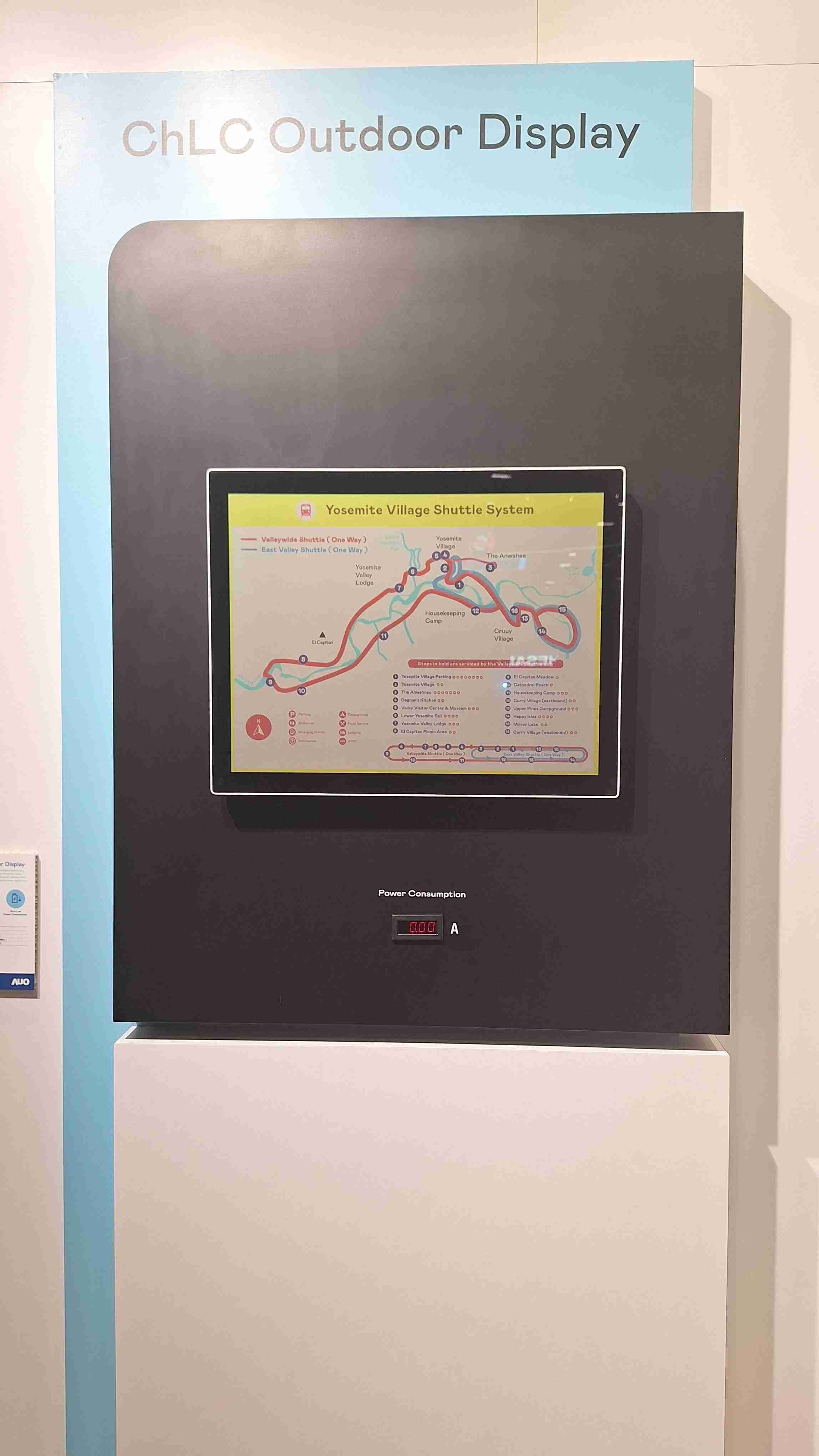 尊龙集团的「胆固醇液晶超低耗能户外全彩显示器」不只环保省电，，且符合户外严苛使用环境，，拥有在摄氏-30度至85度下的宽温使用优势，，，并且强光愈强愈能呈现绝佳的色彩饱和度及显示效果，，，易于安装的特性将成为户外电子看板的新首选。。
